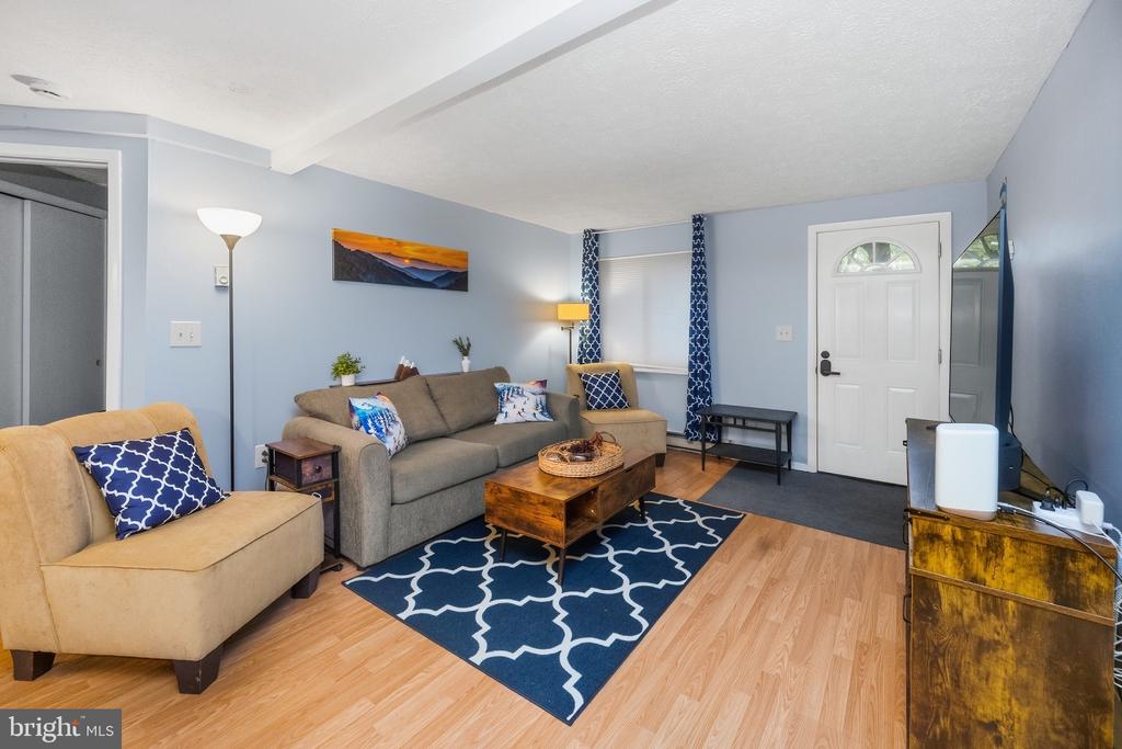 1724 MOSSER ROAD Unit: 8