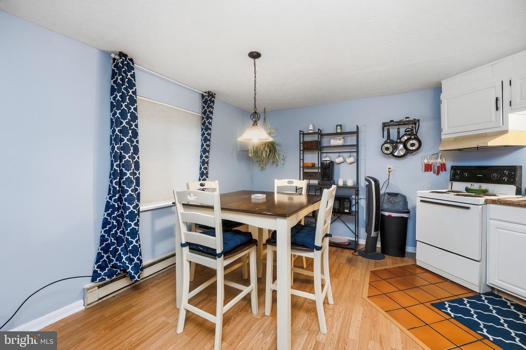 1724 MOSSER ROAD Unit: 8