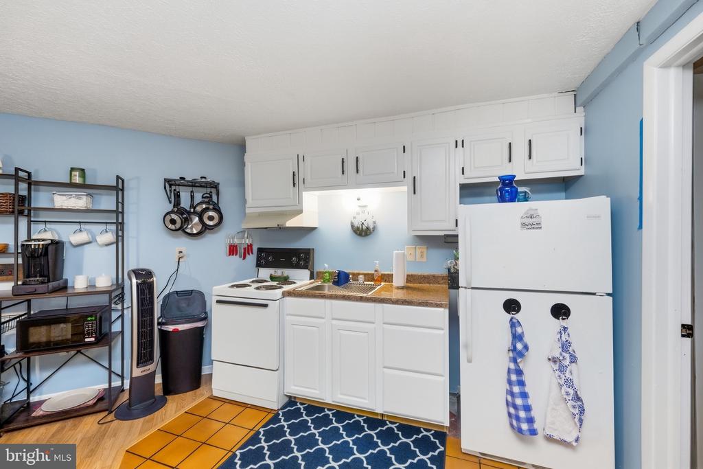 1724 MOSSER ROAD Unit: 8