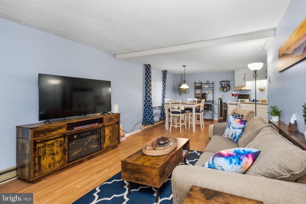 1724 MOSSER ROAD Unit: 8