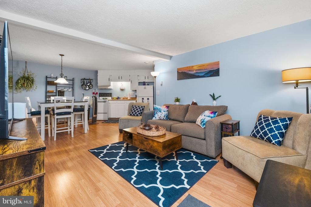 1724 MOSSER ROAD Unit: 8