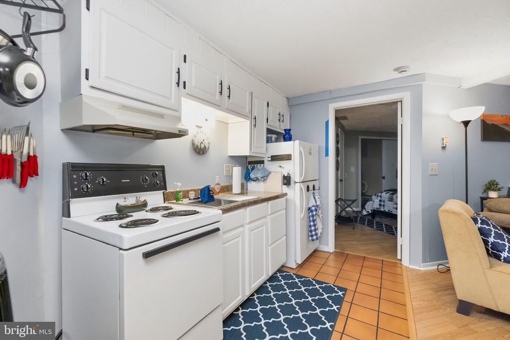 1724 MOSSER ROAD Unit: 8