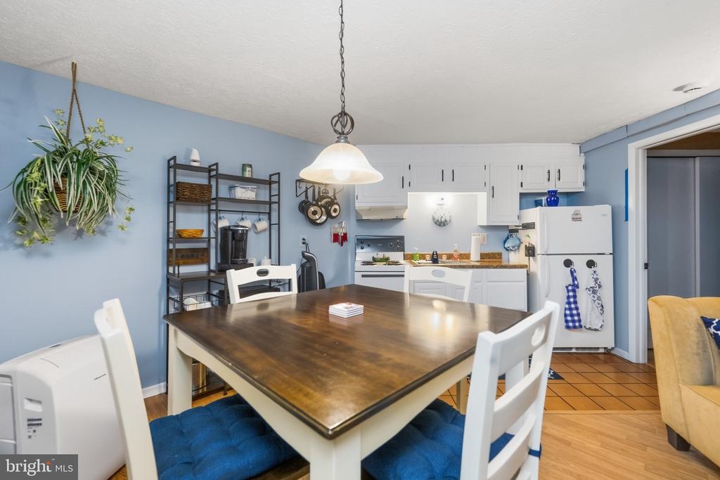 1724 MOSSER ROAD Unit: 8