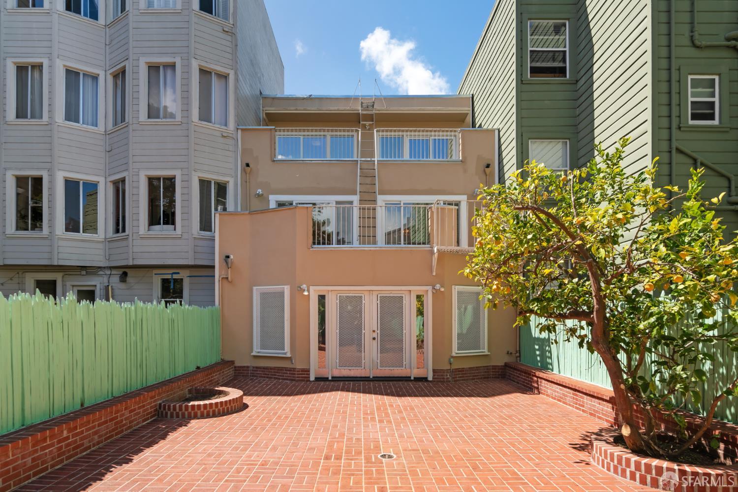 1452 Jones Street