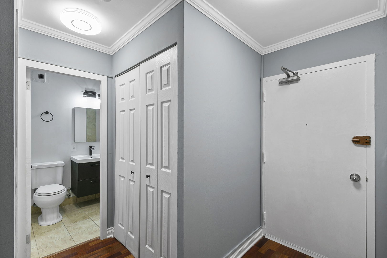 1360 N Sandburg Terrace Unit: 2503C