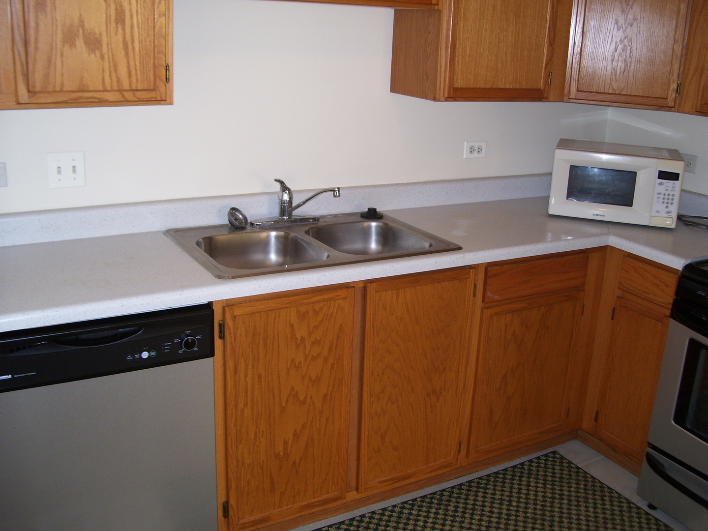2511 SHEEHAN Drive Unit: 101