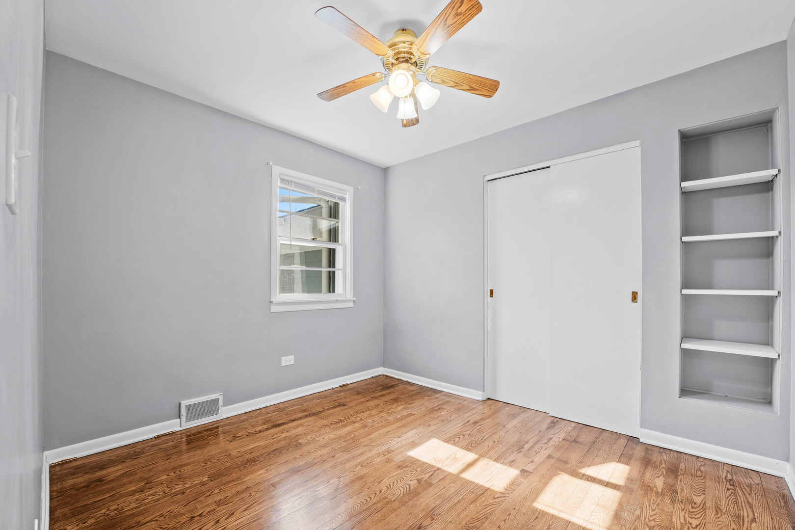 200 S Roselle Road