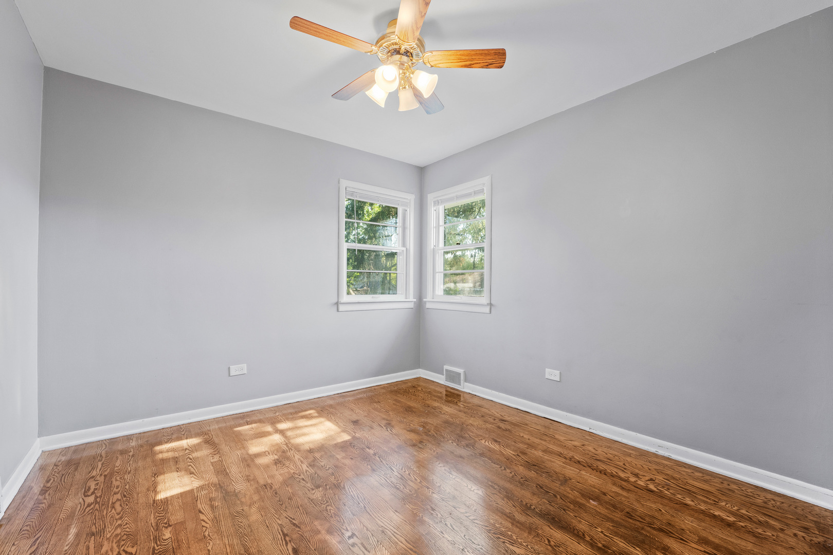 200 S Roselle Road
