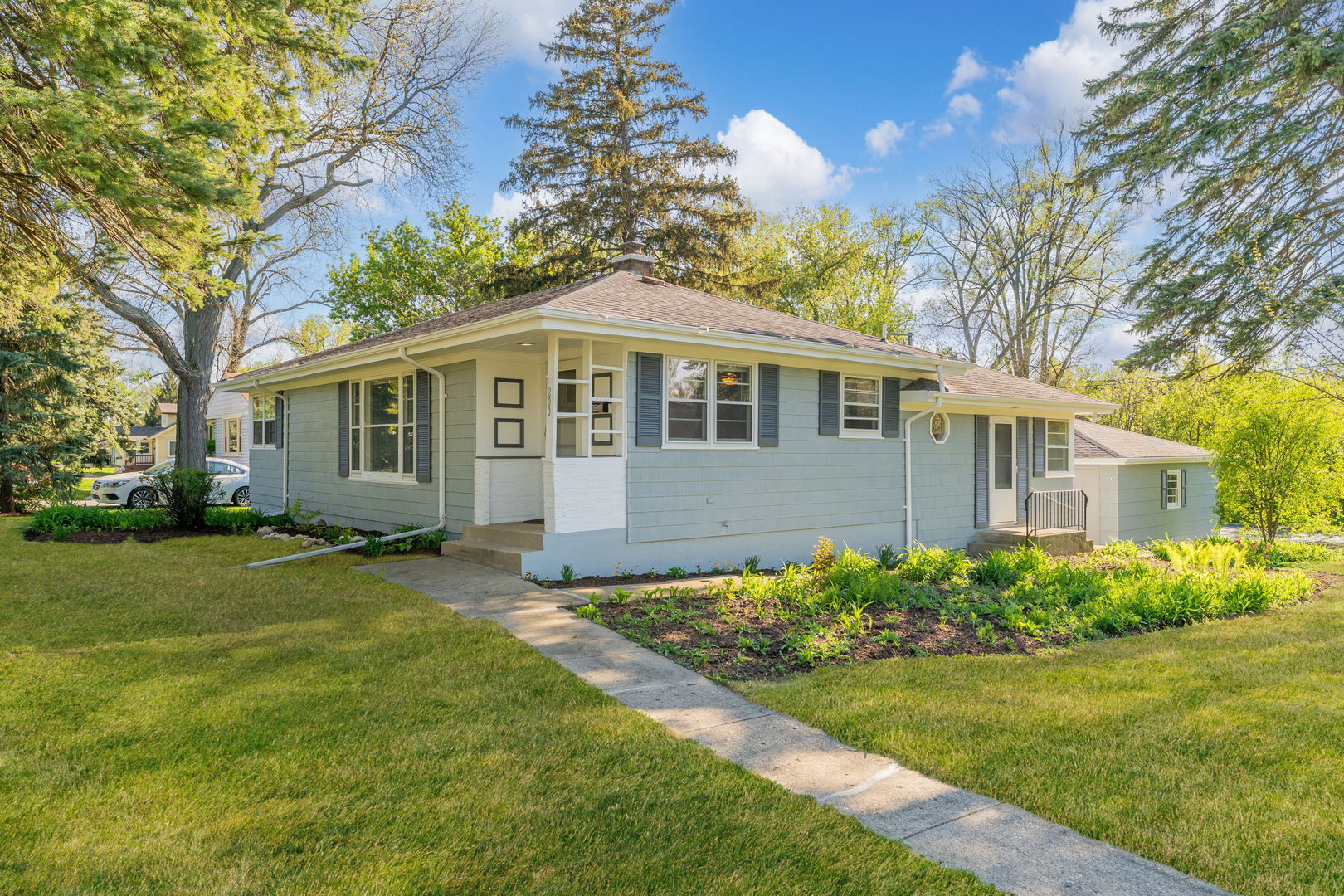 200 S Roselle Road