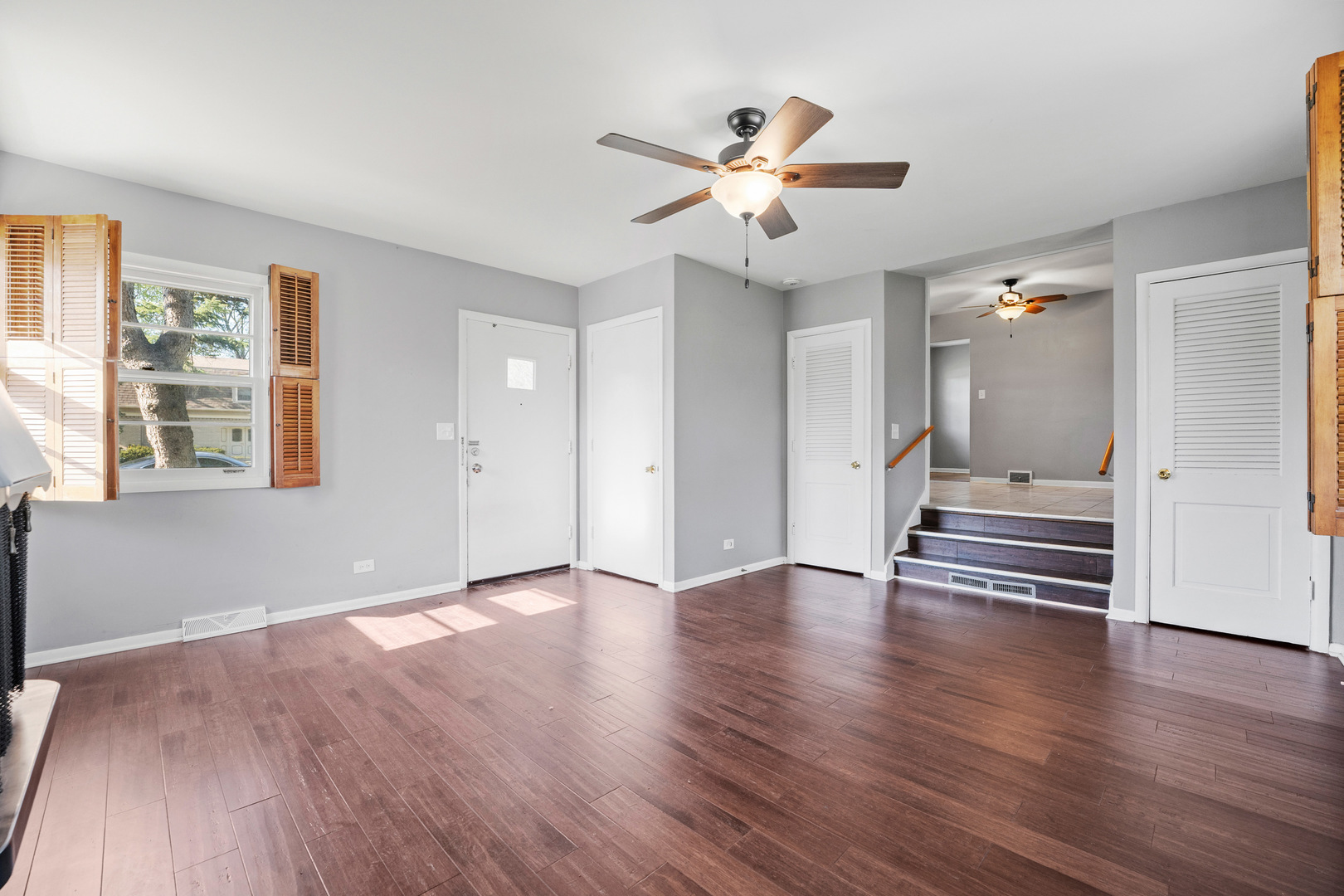 200 S Roselle Road