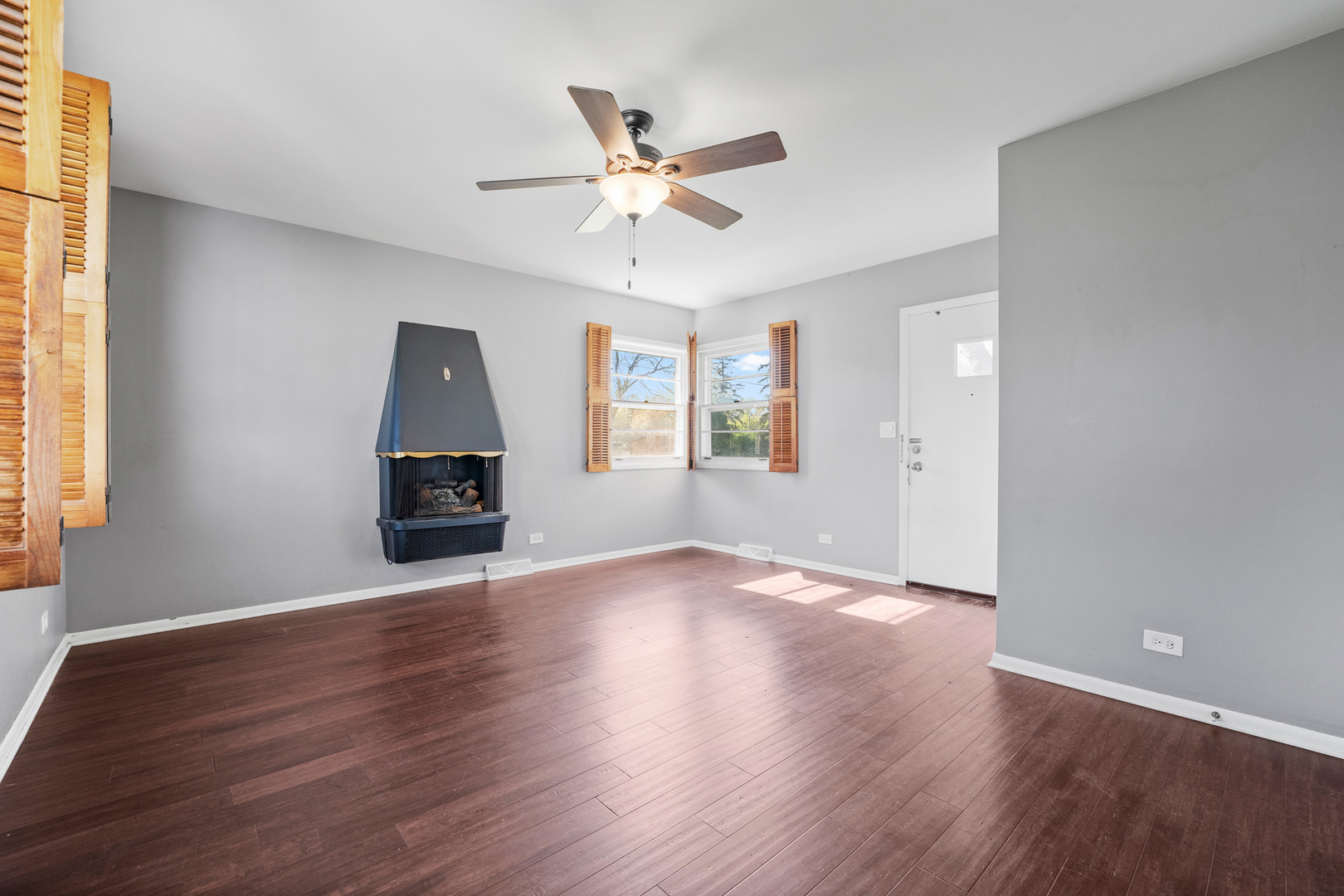 200 S Roselle Road