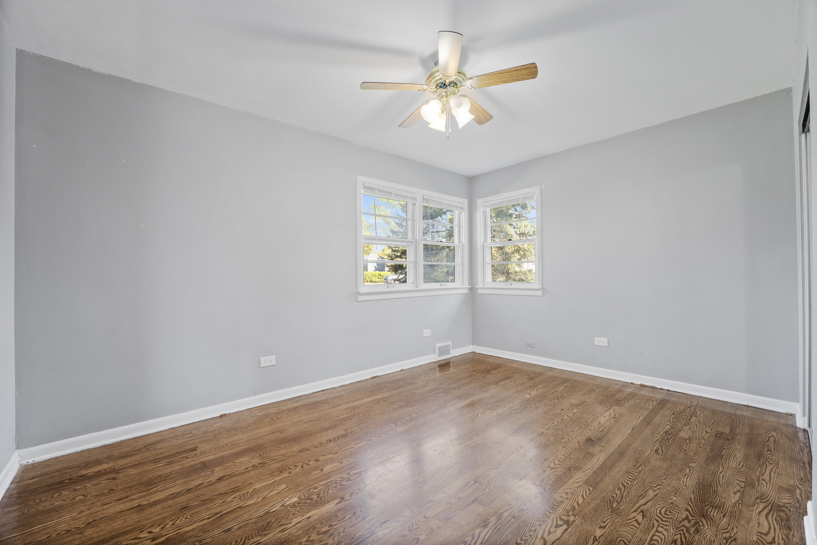 200 S Roselle Road
