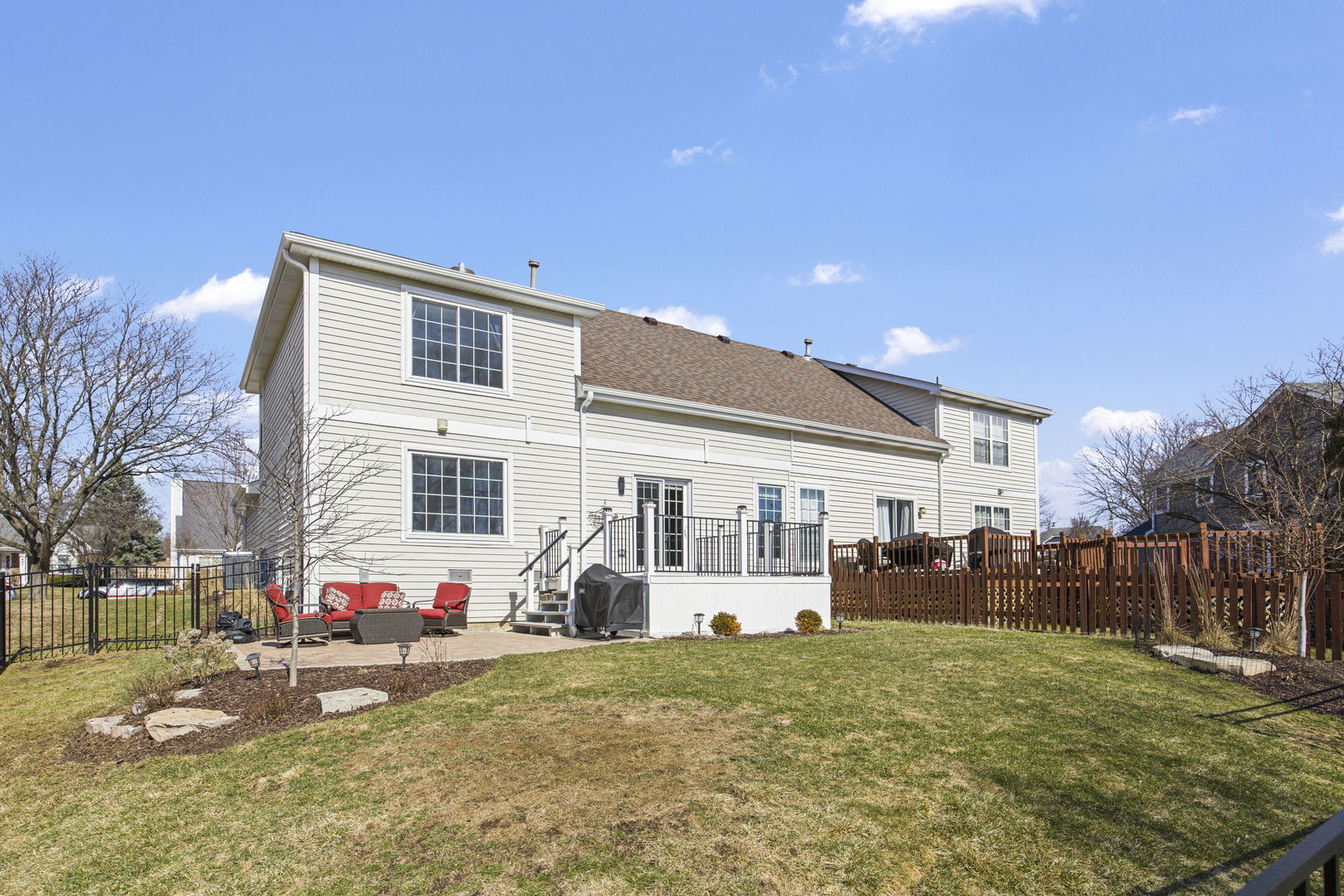 987 Georgian Place