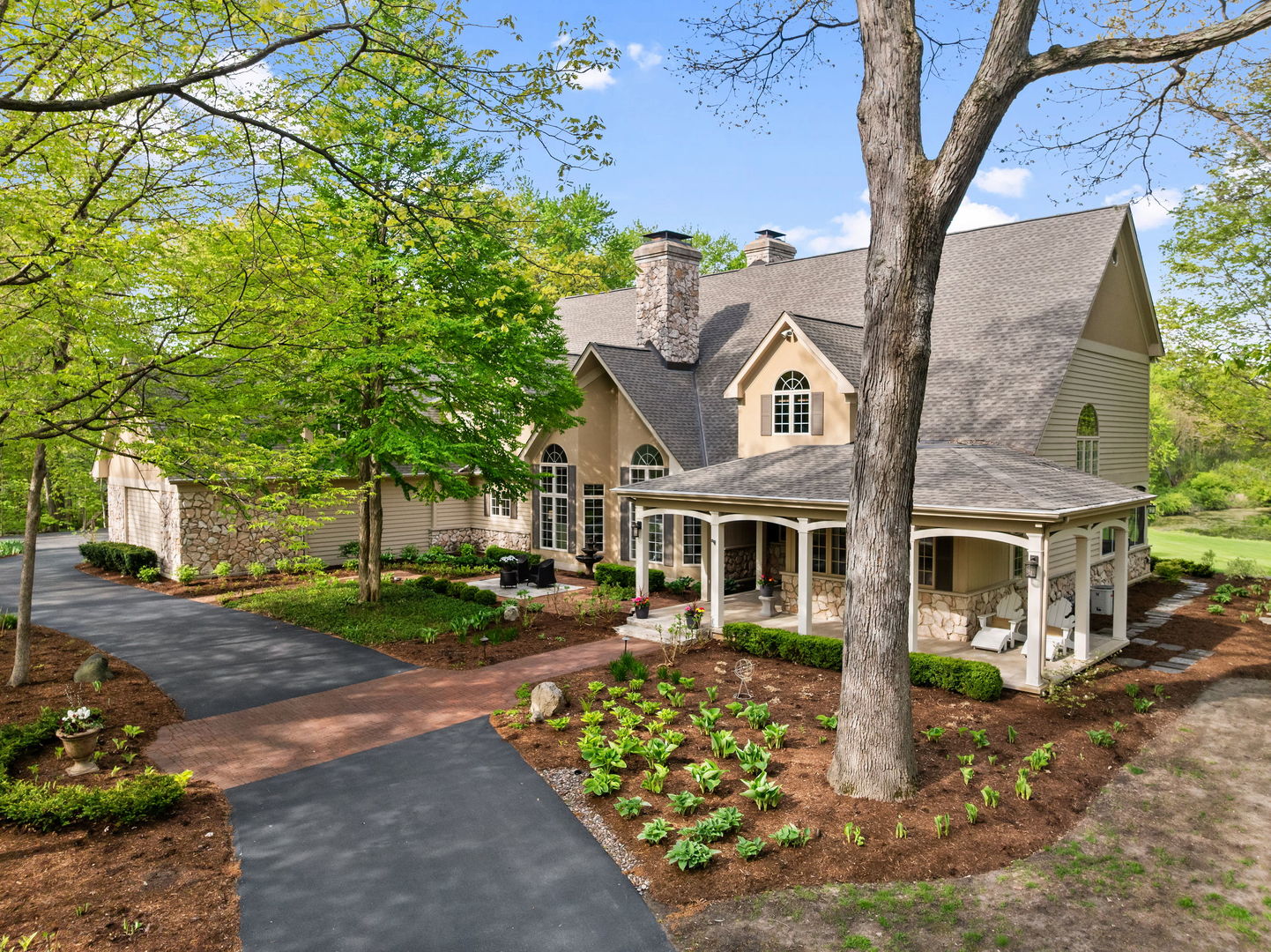 2S546 Heaton Drive