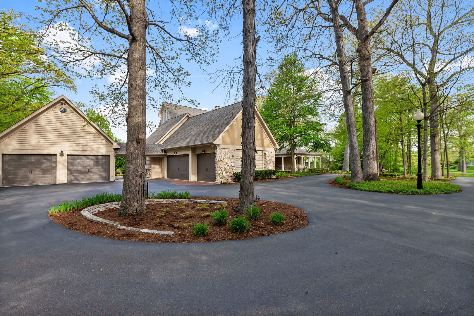 2S546 Heaton Drive