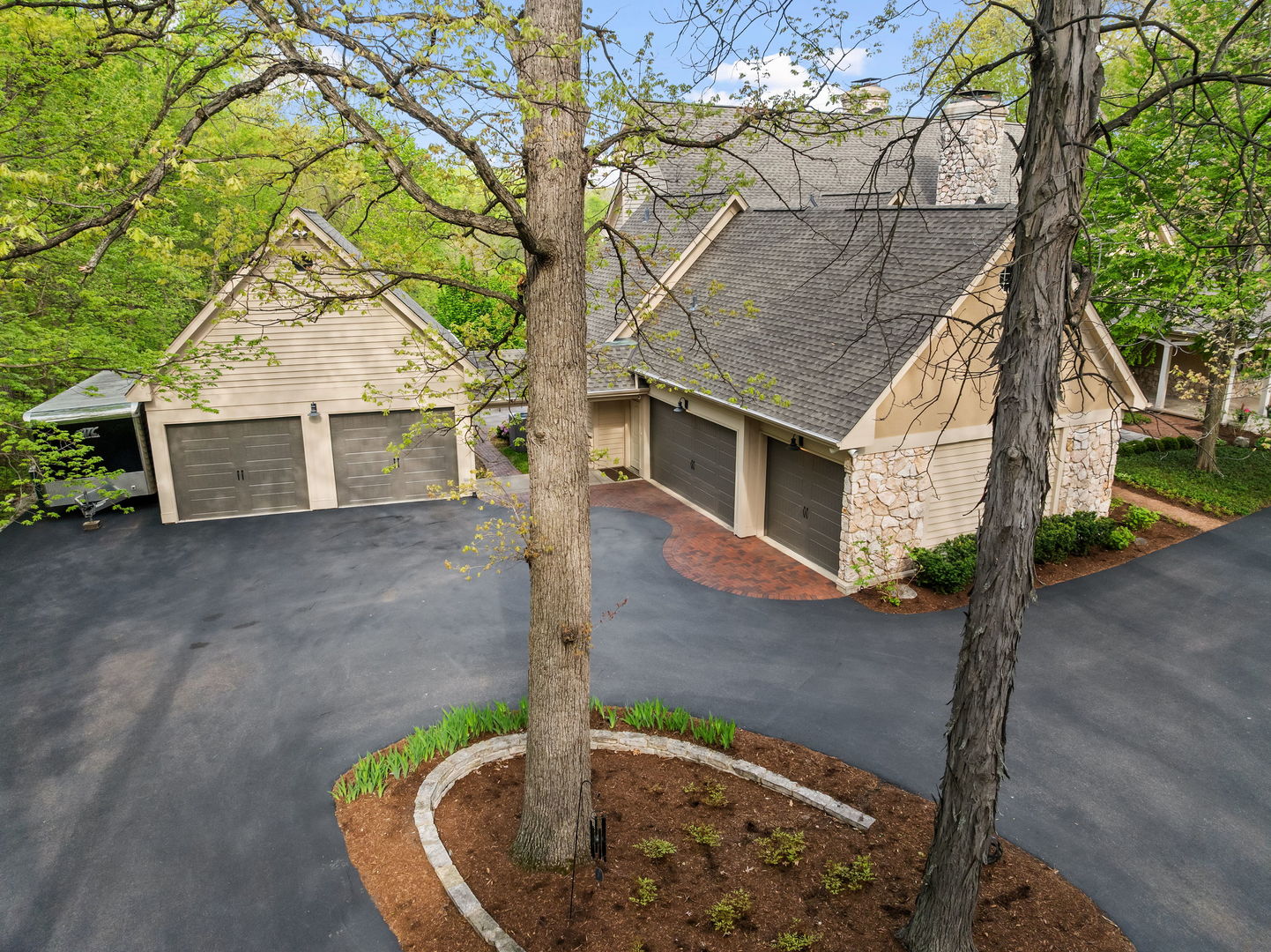 2S546 Heaton Drive