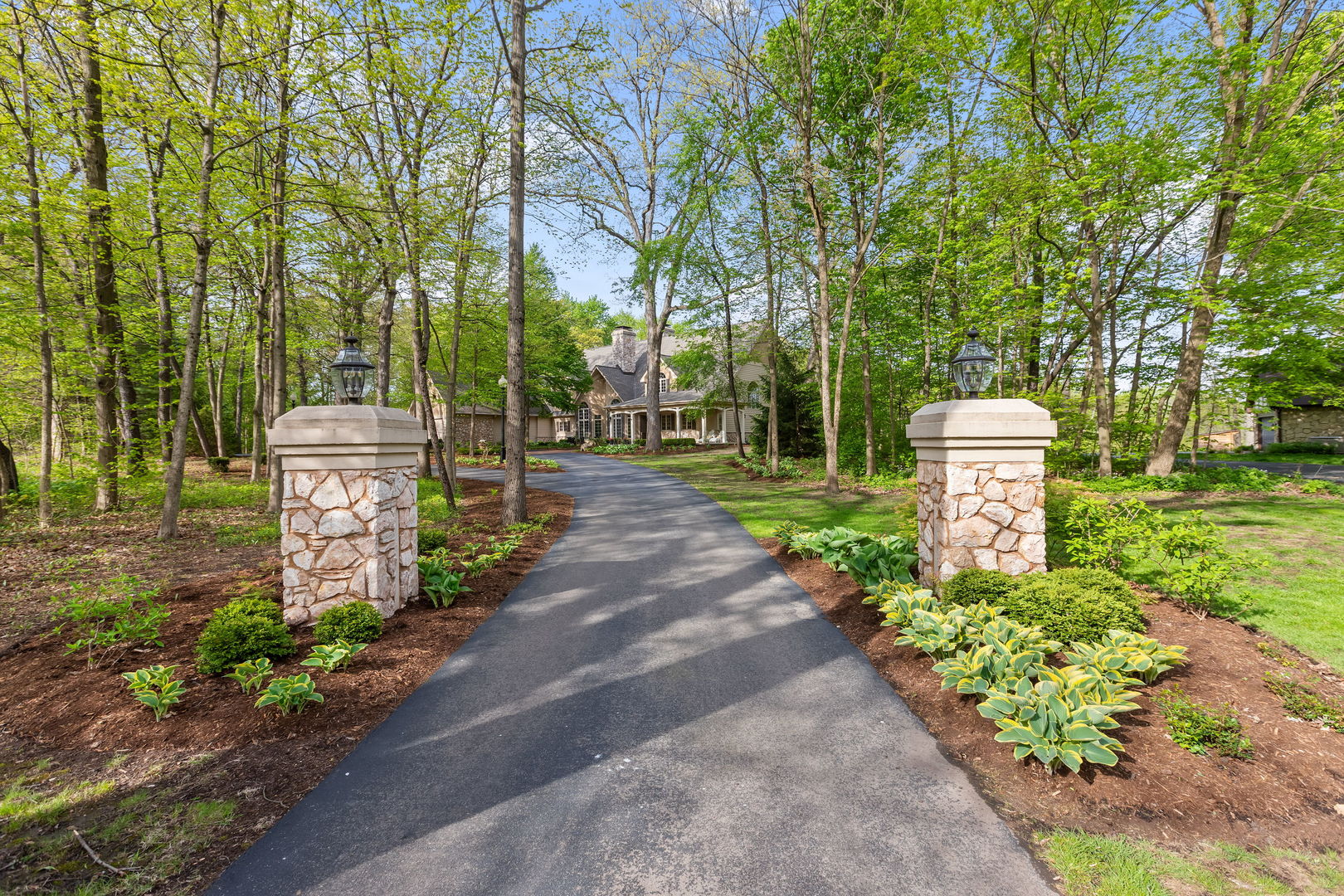 2S546 Heaton Drive
