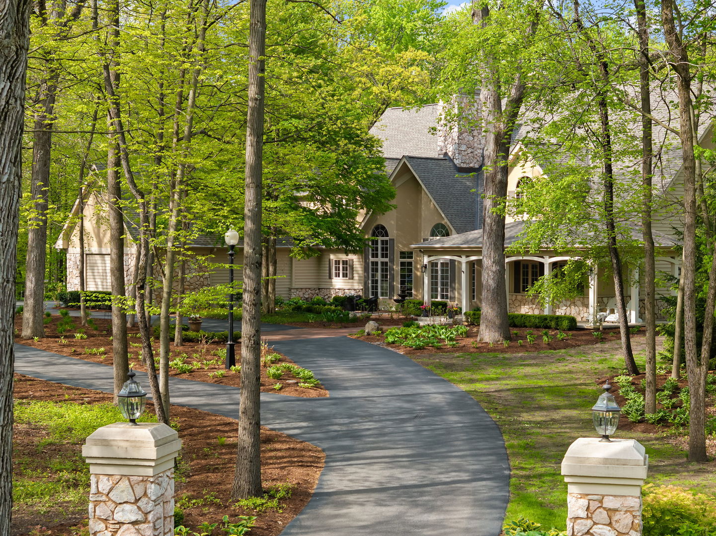 2S546 Heaton Drive