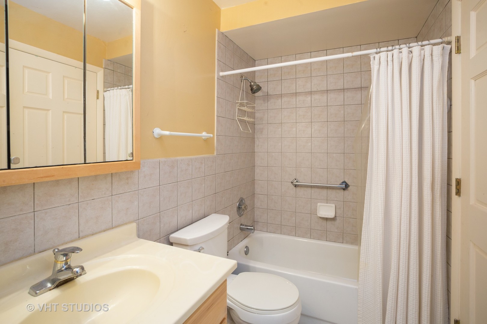 241 Green Knoll Lane Unit: 241
