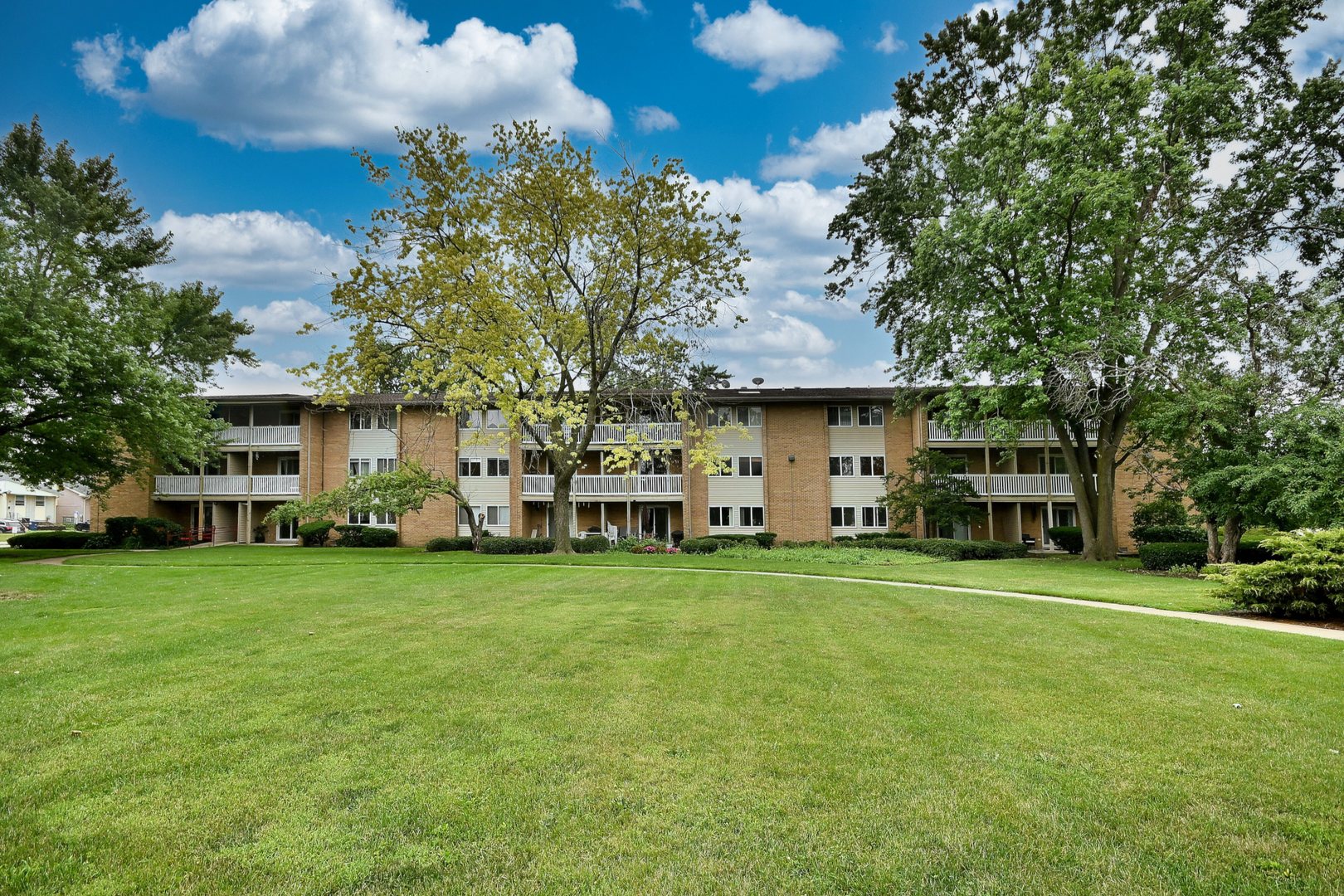 960 Beau Drive Unit: 205