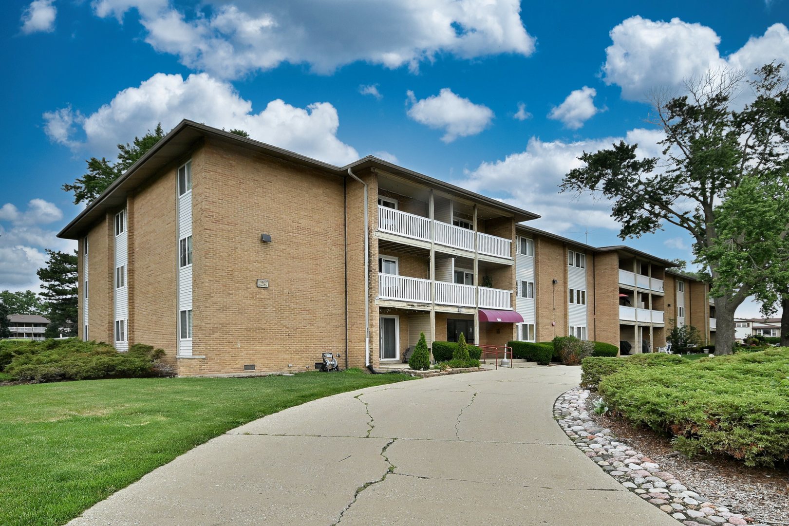 960 Beau Drive Unit: 205