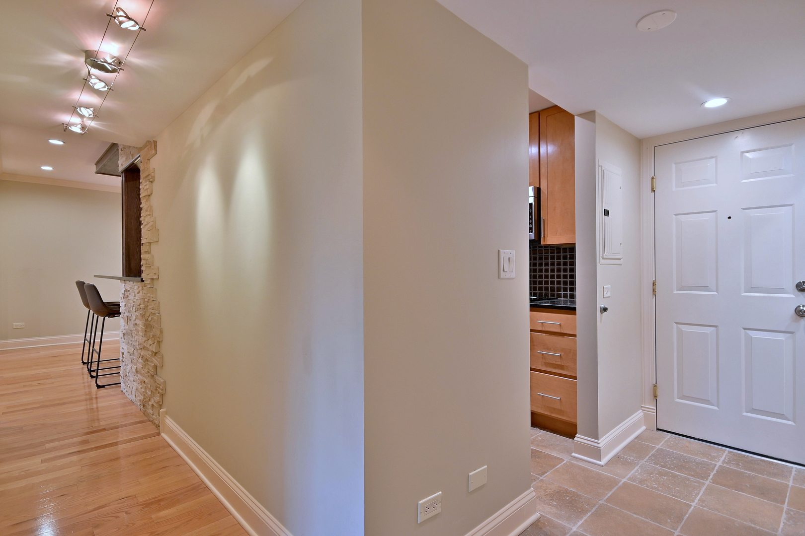 960 Beau Drive Unit: 205