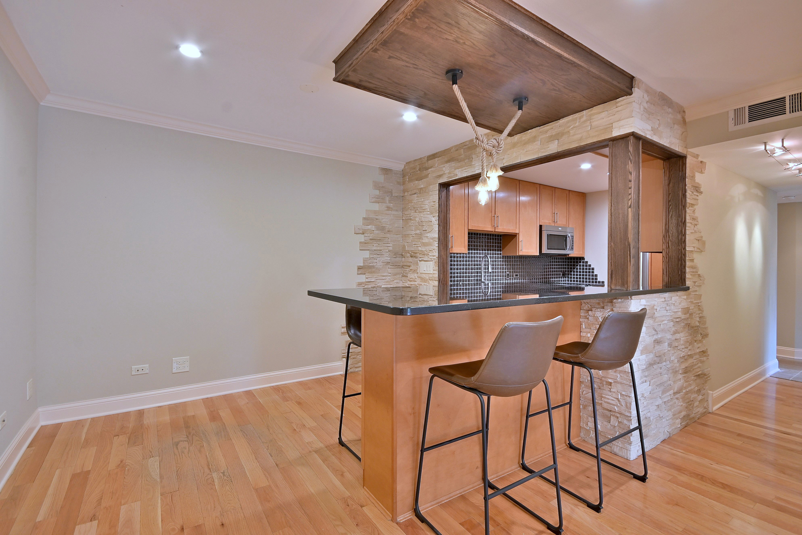 960 Beau Drive Unit: 205
