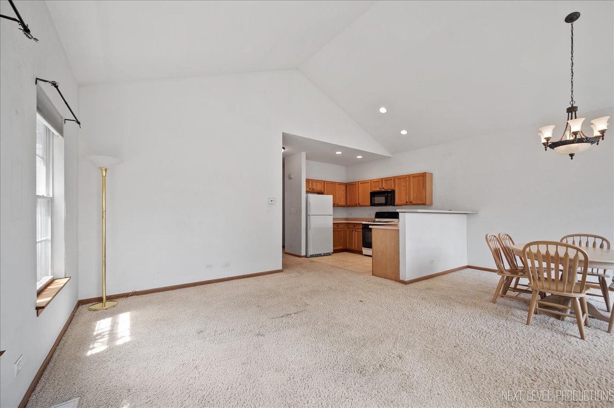 631 E Willow Street Unit: 0