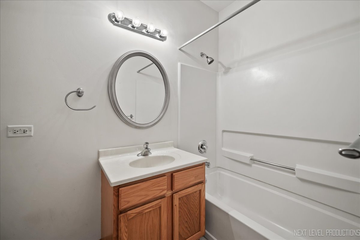 631 E Willow Street Unit: 0