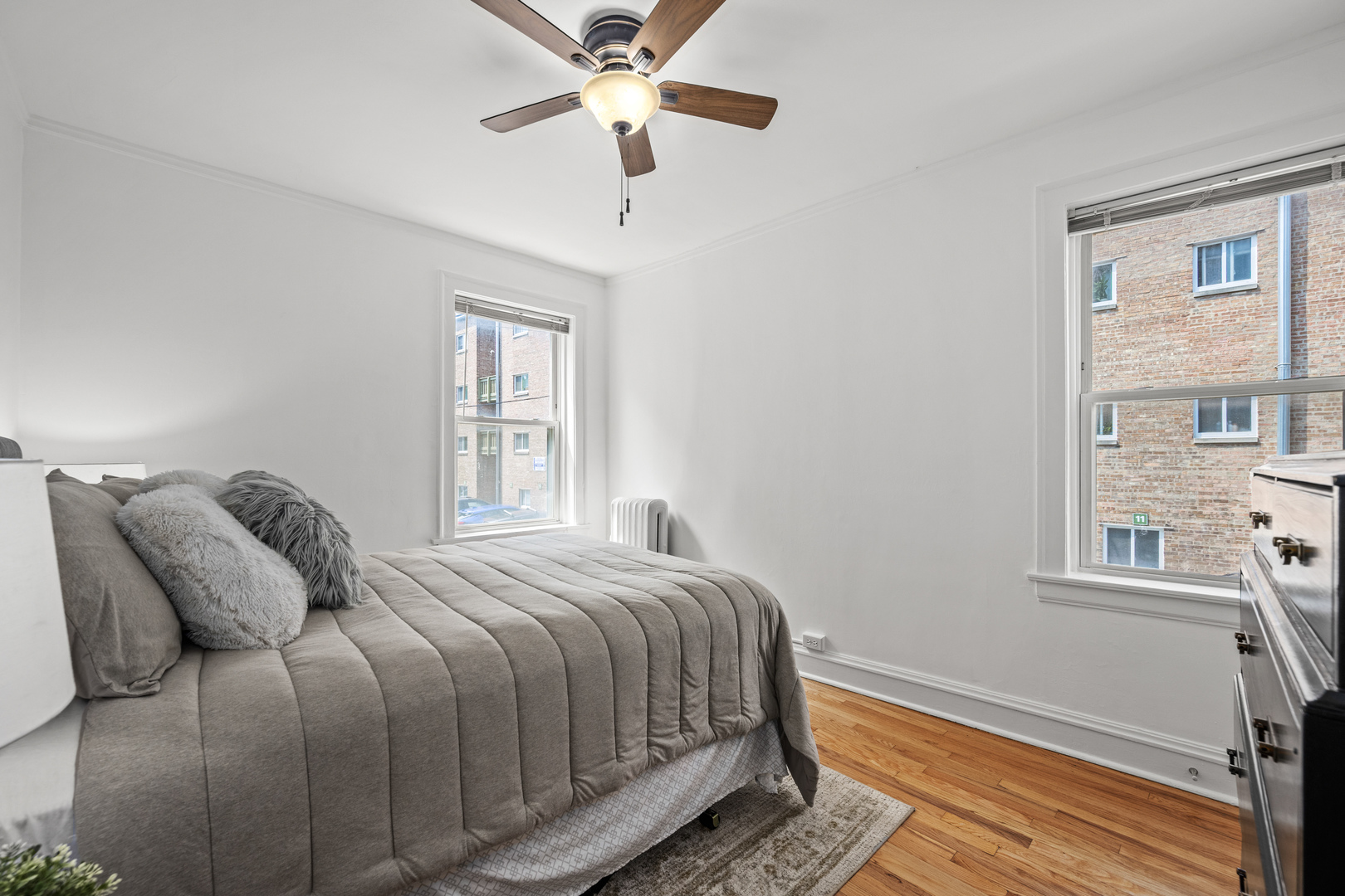 826 Mulford Street Unit: 1W
