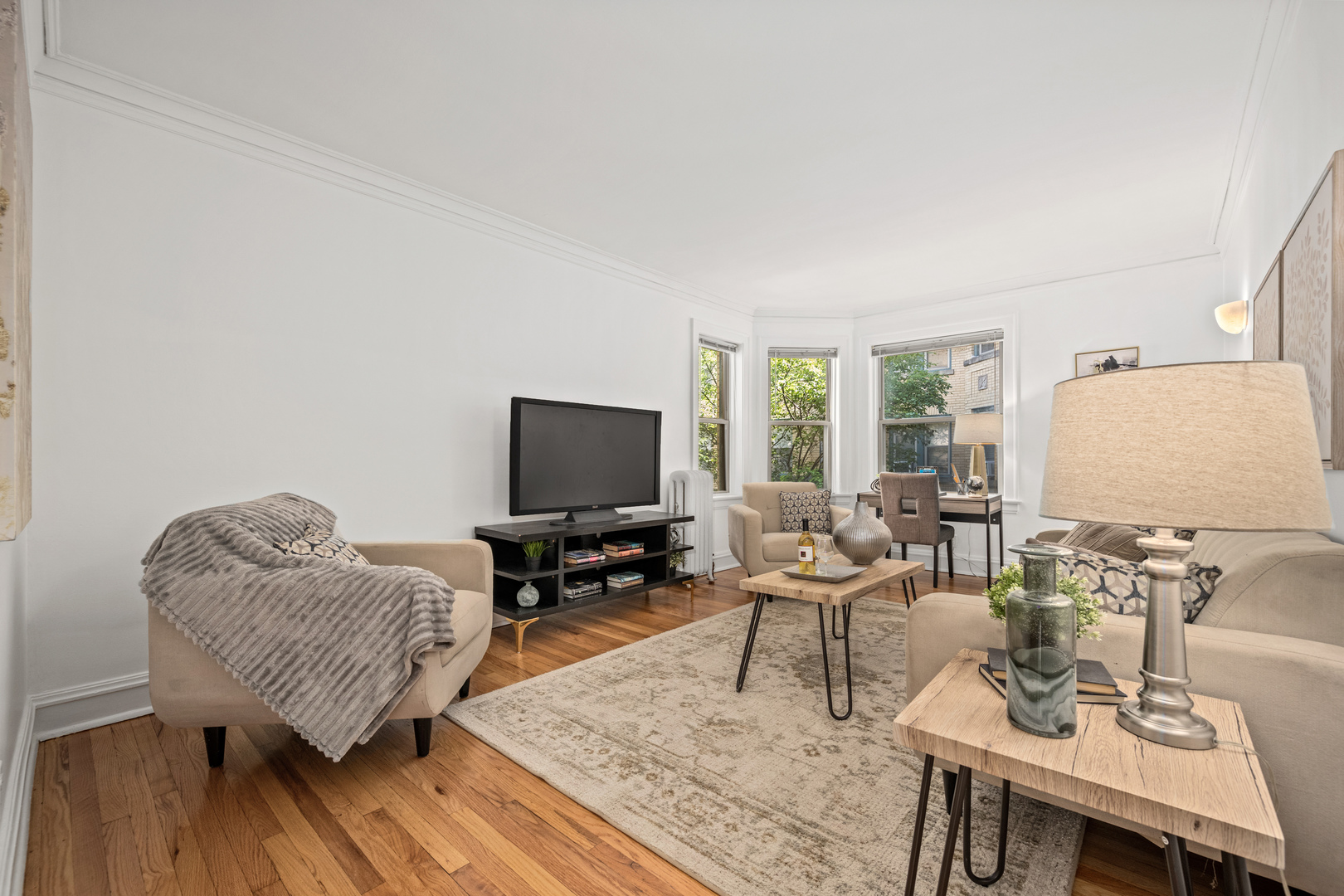 826 Mulford Street Unit: 1W