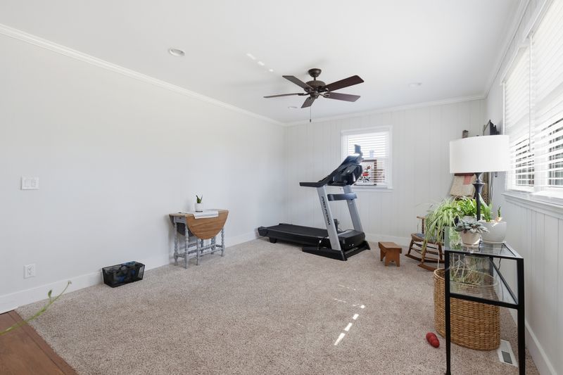 318 Dee Road