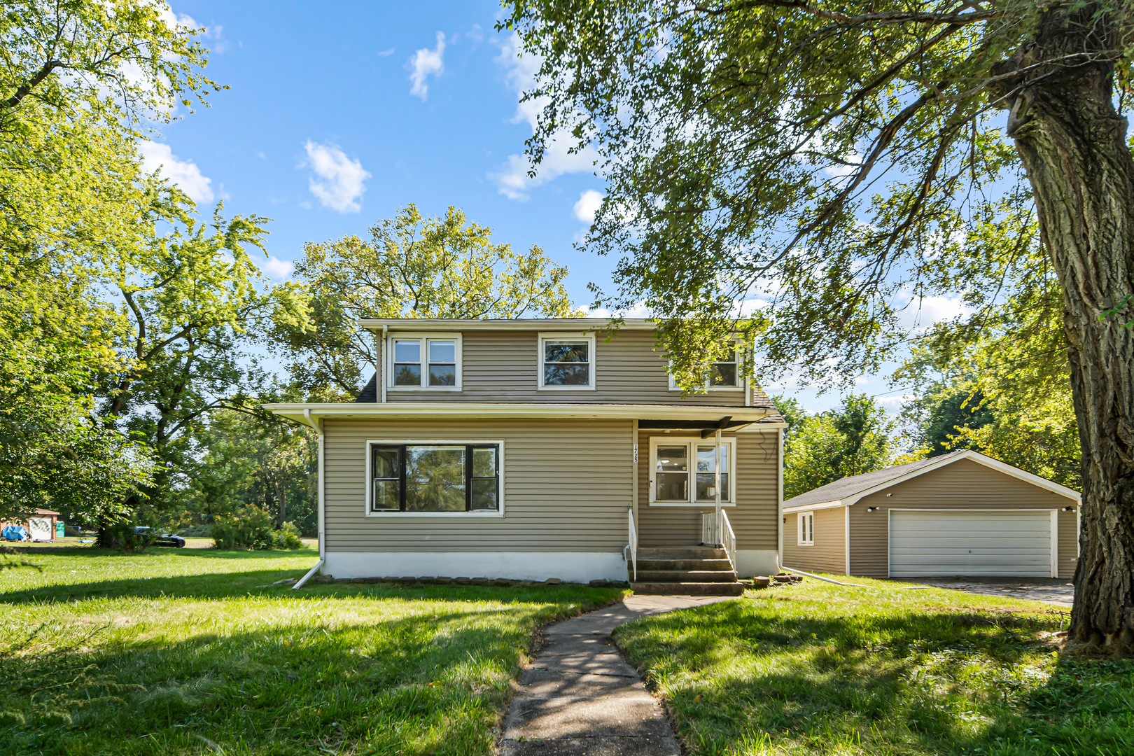 1725 E 158th Street