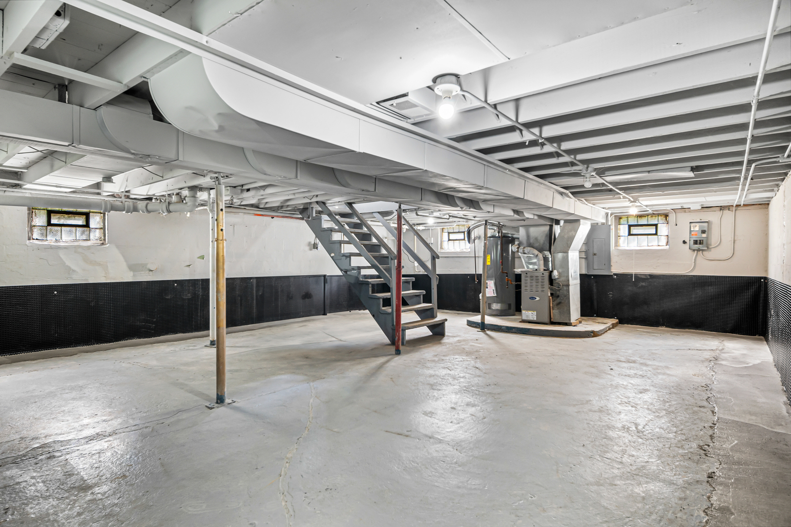 1725 E 158th Street