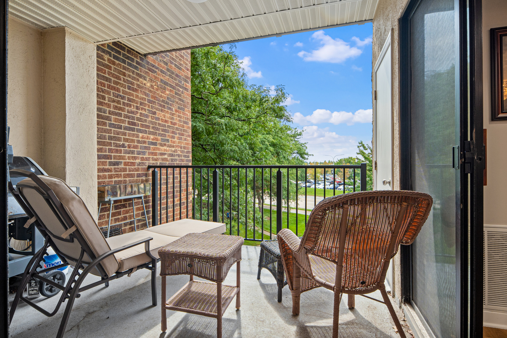 453 Raintree Drive Unit: 3P