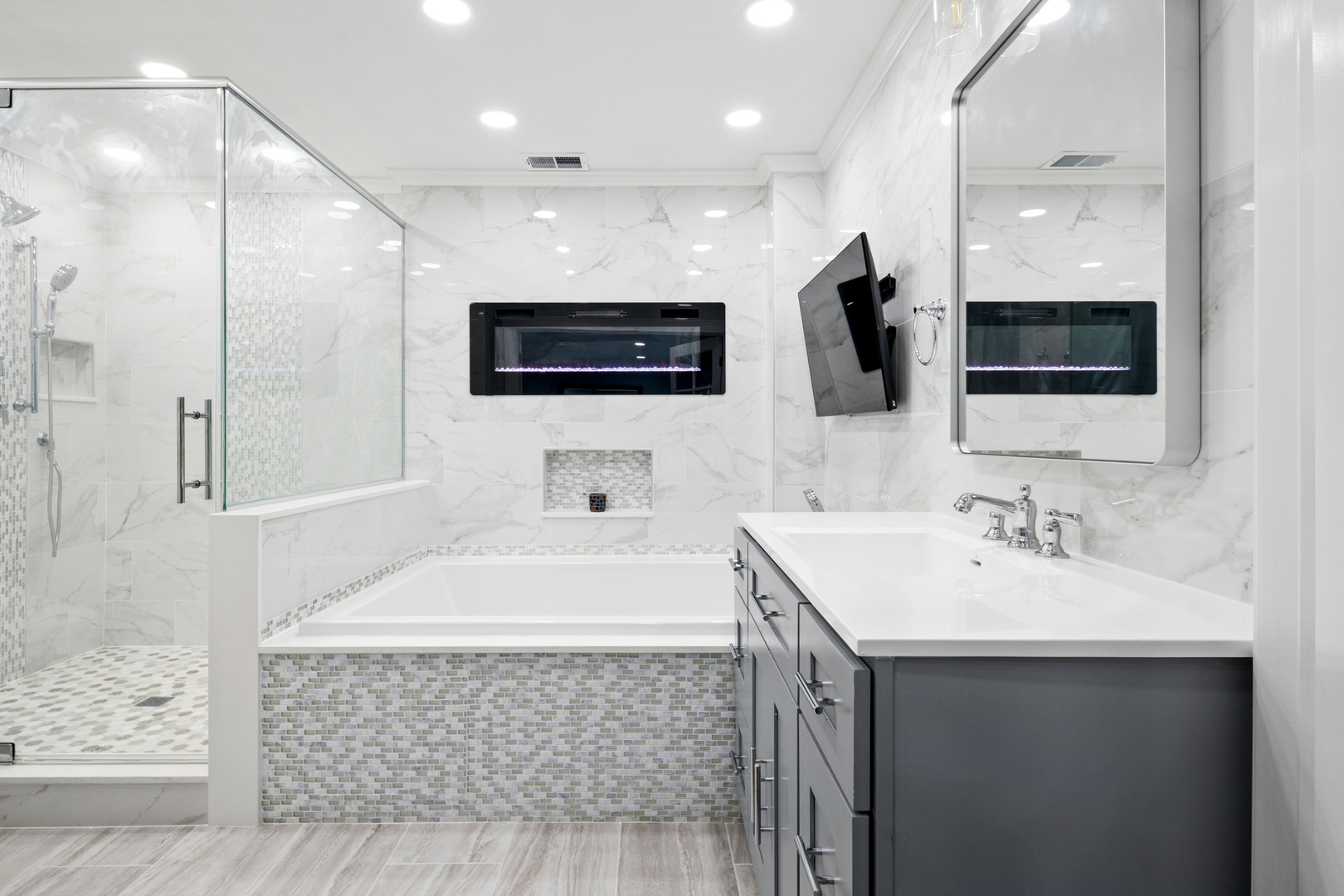 453 Raintree Drive Unit: 3P