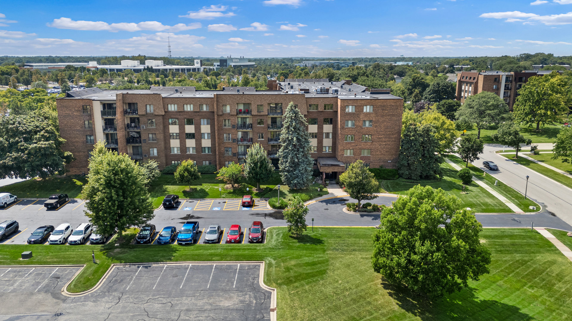 453 Raintree Drive Unit: 3P