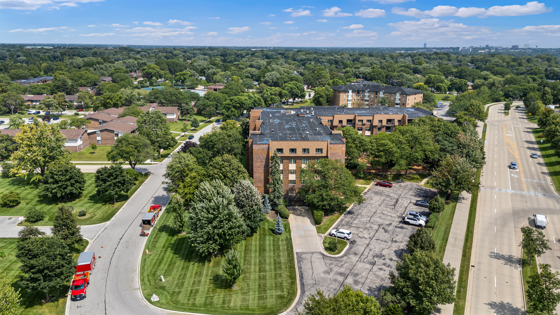 453 Raintree Drive Unit: 3P