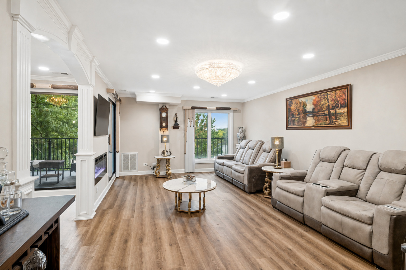 453 Raintree Drive Unit: 3P