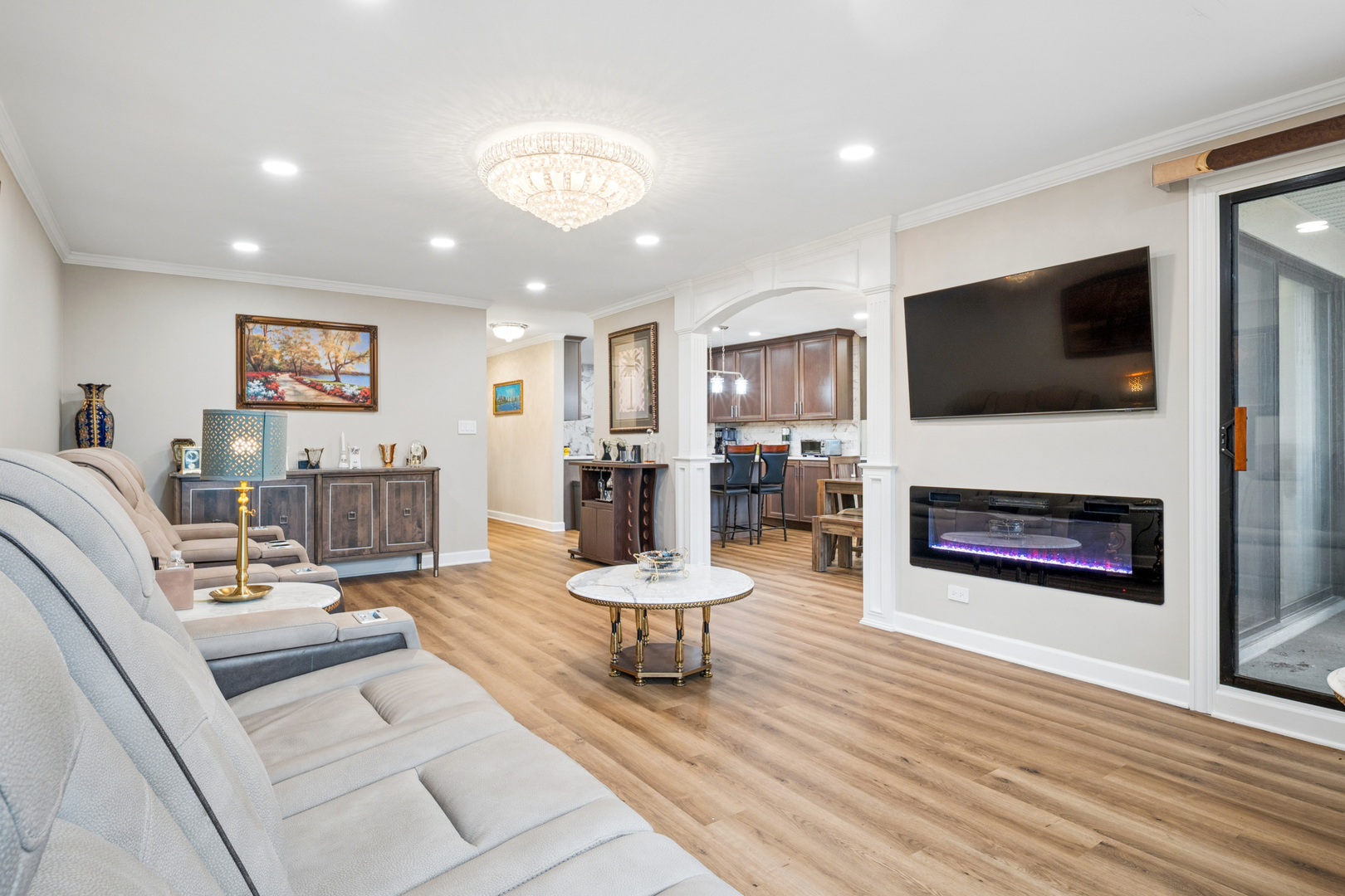 453 Raintree Drive Unit: 3P