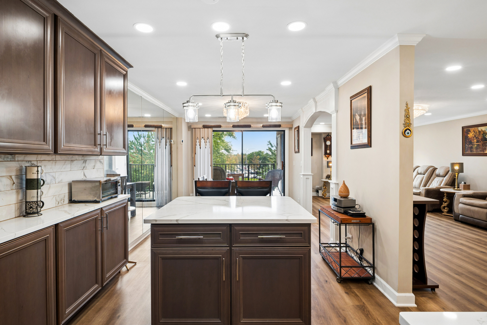 453 Raintree Drive Unit: 3P