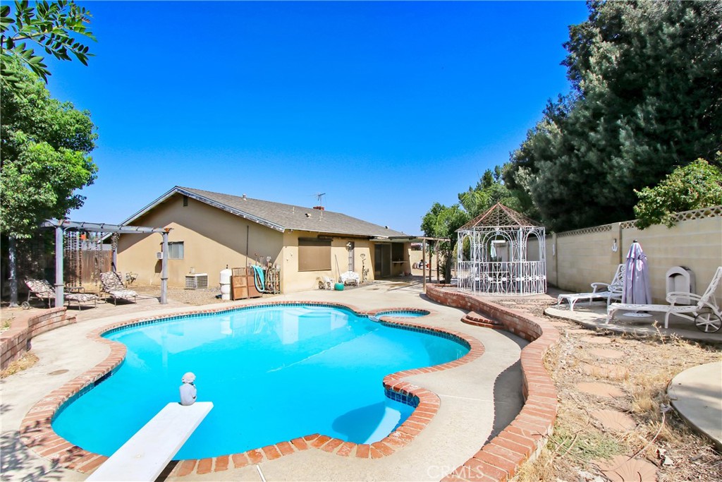 3065 Shade Tree Lane