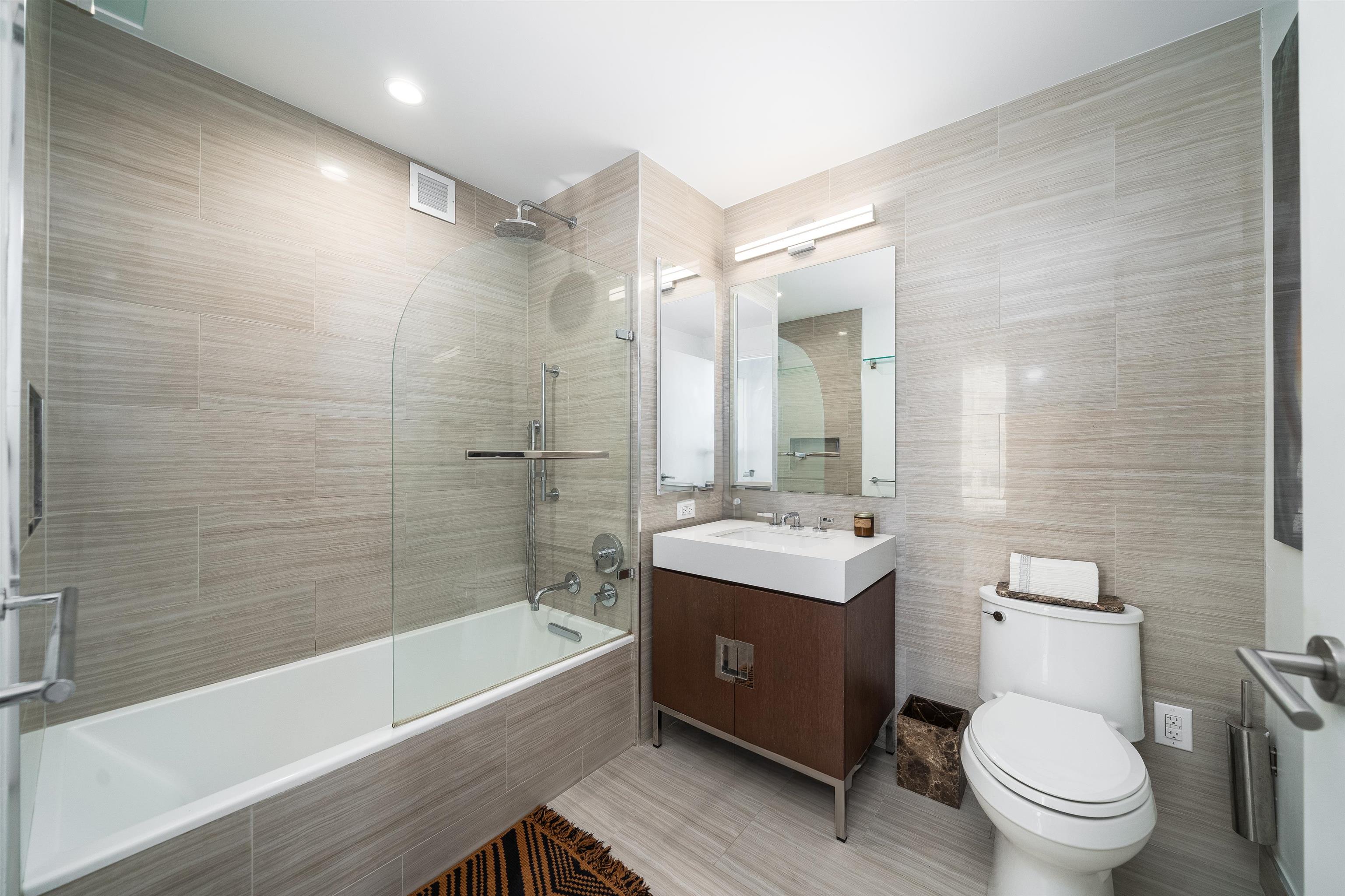 99 HUDSON ST Unit: 3001