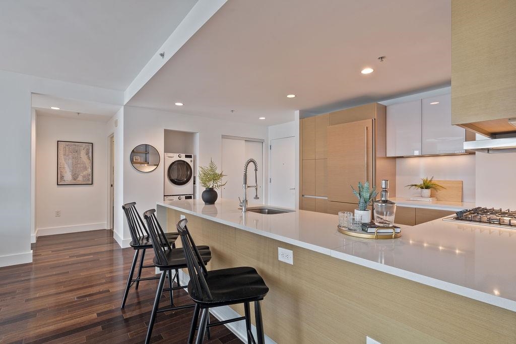 77 HUDSON ST Unit: PH 4505