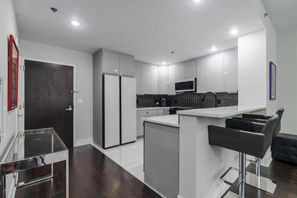 1100 MAXWELL LANE Unit: 238