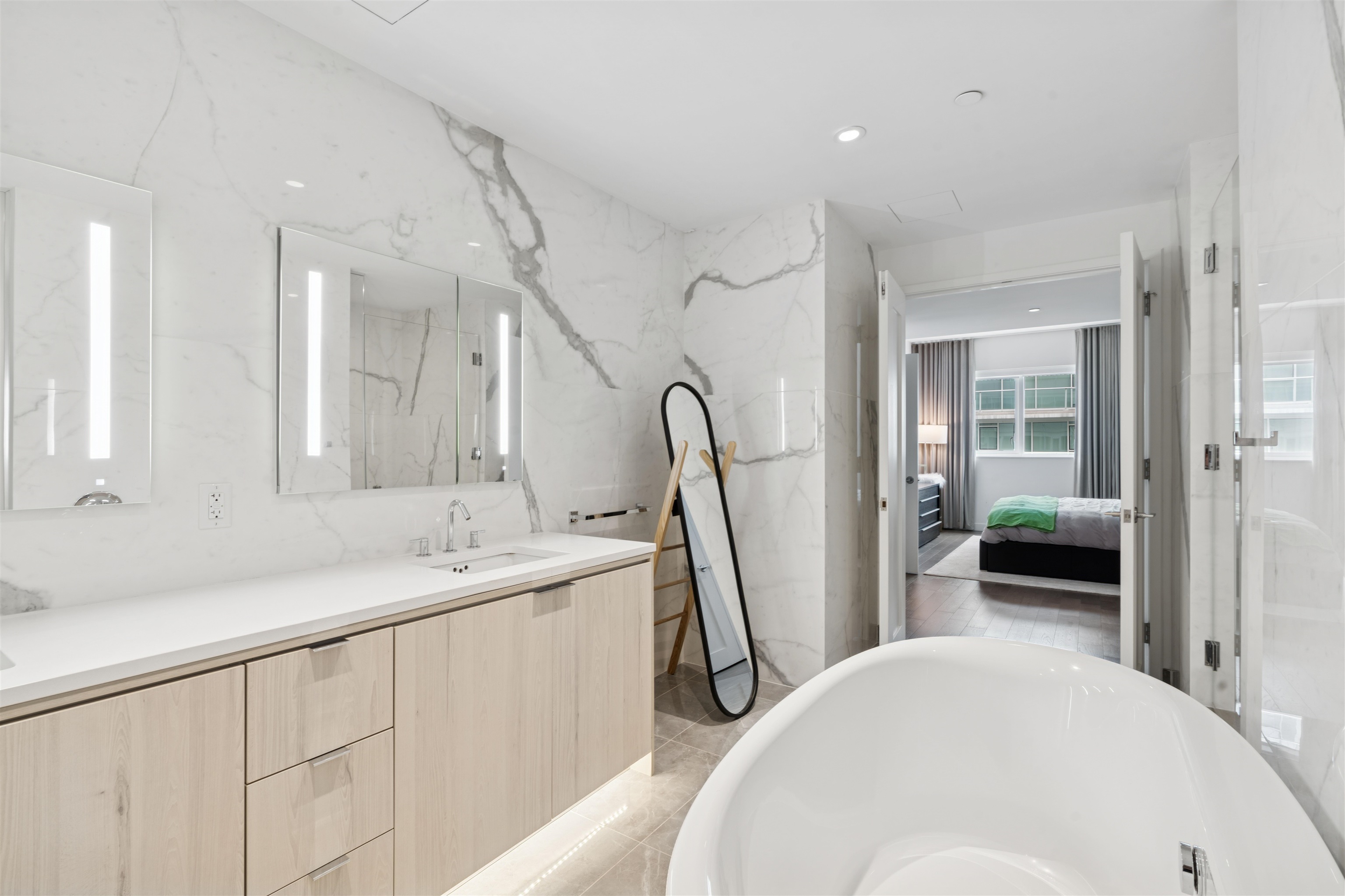 800 AVENUE AT PORT IMPERIAL Unit: 517