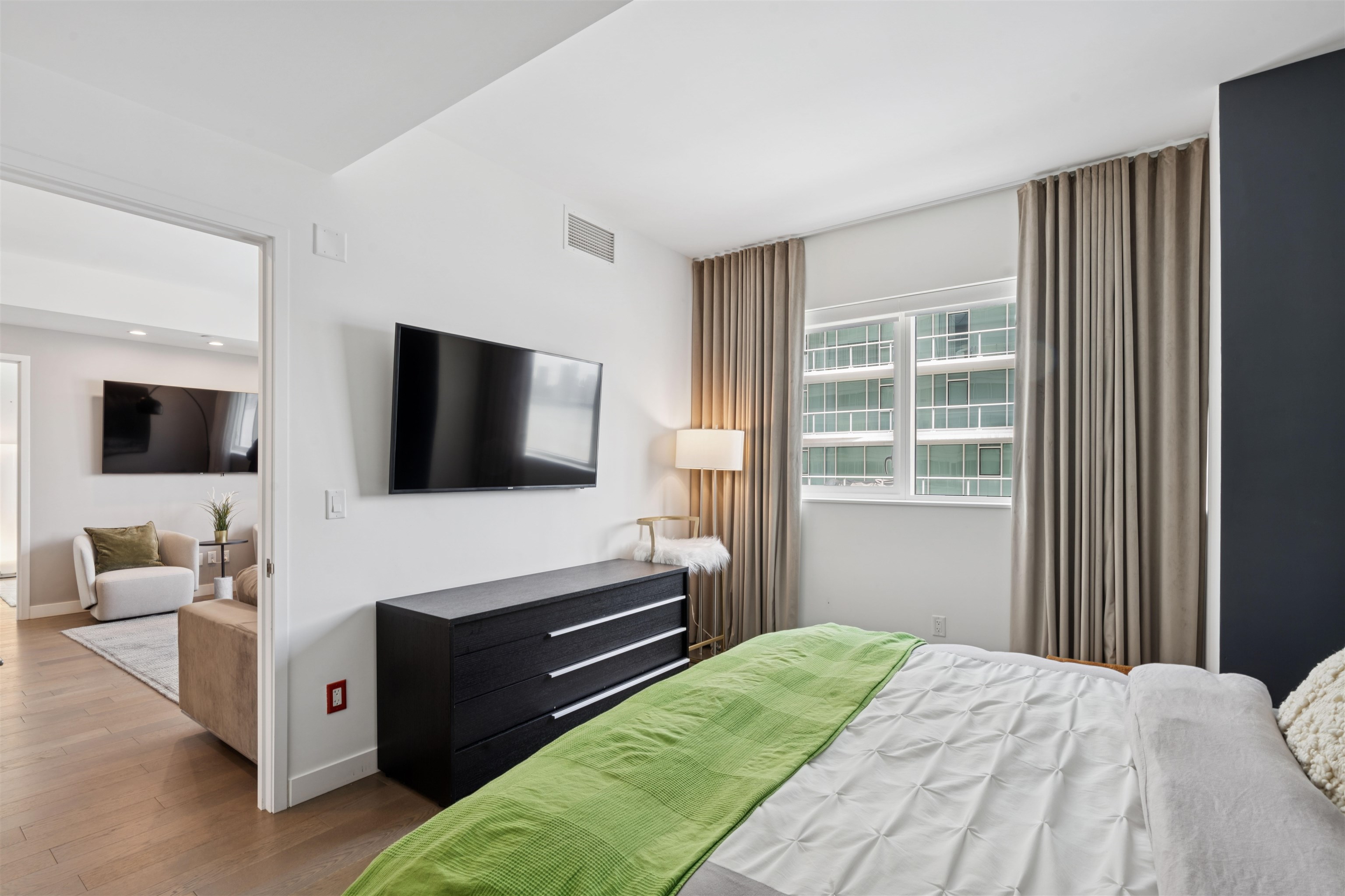 800 AVENUE AT PORT IMPERIAL Unit: 517