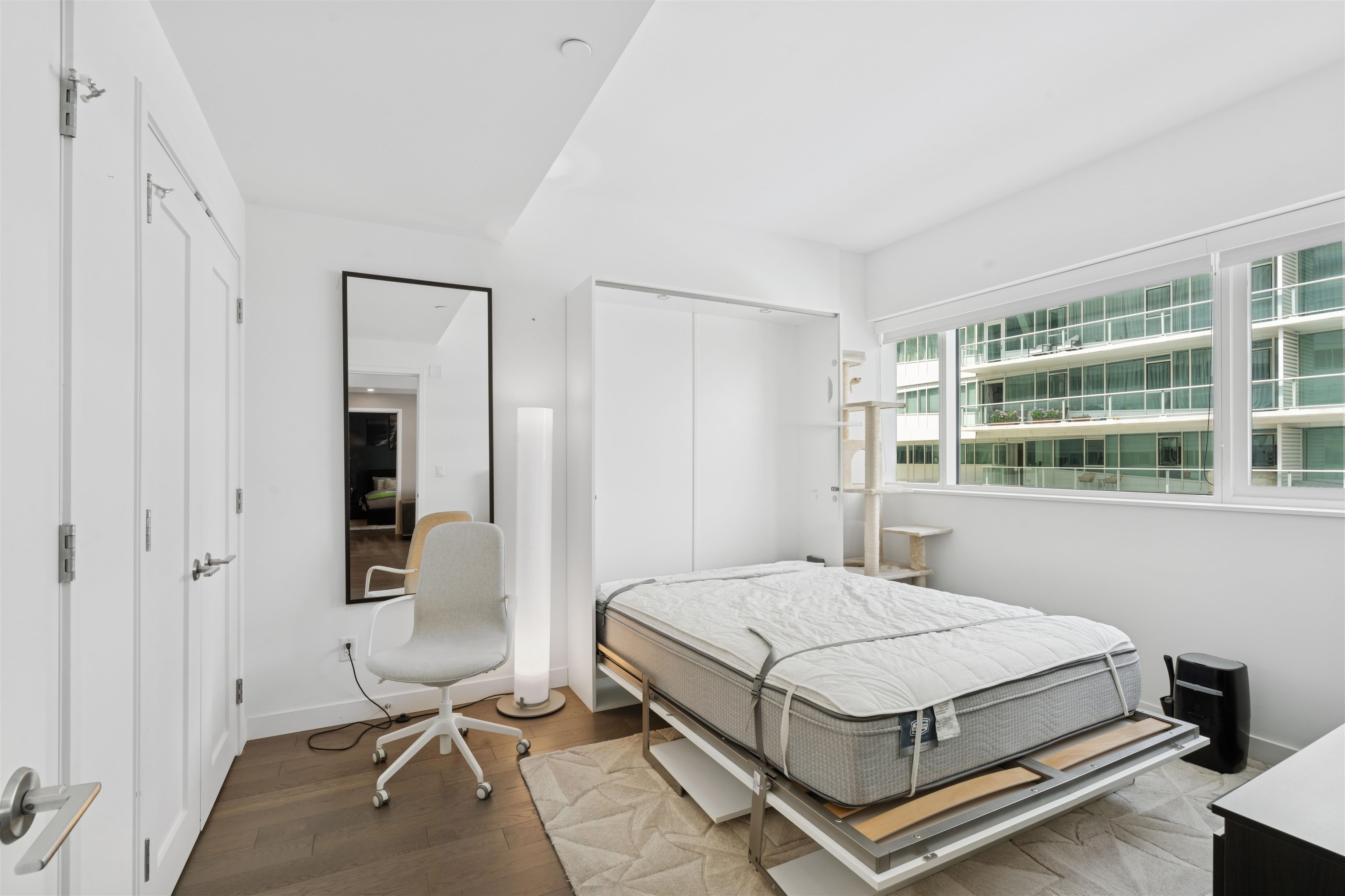 800 AVENUE AT PORT IMPERIAL Unit: 517