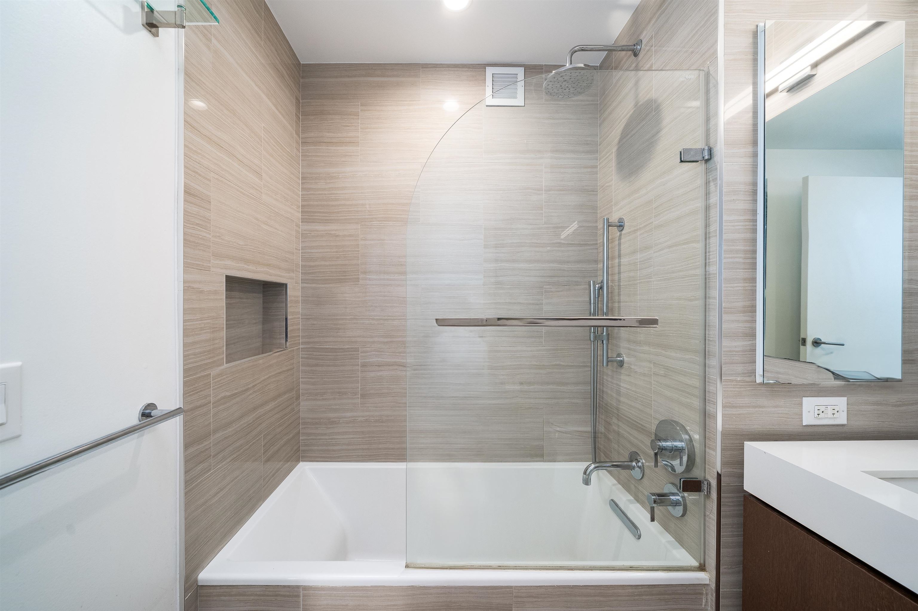 99 HUDSON ST Unit: 3001