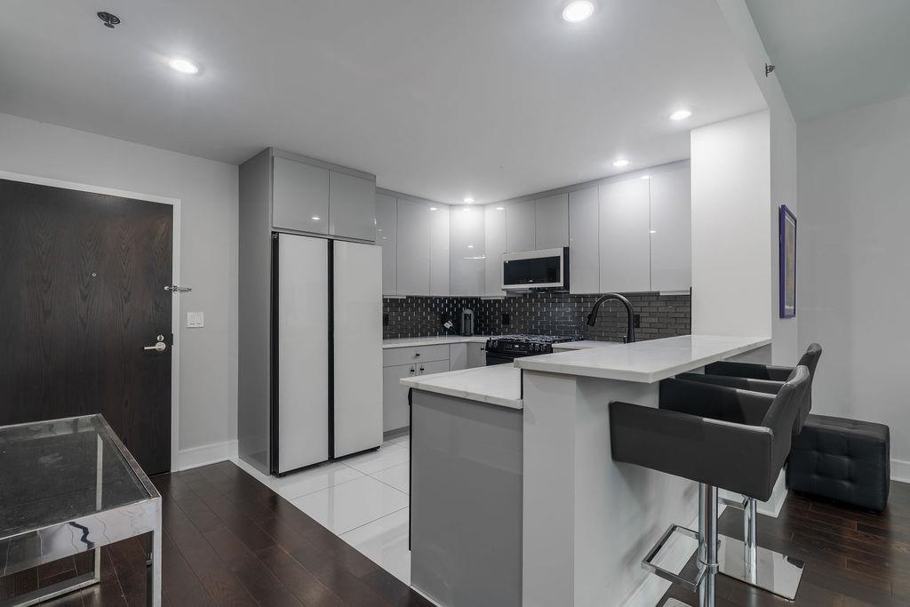 1100 MAXWELL LANE Unit: 238